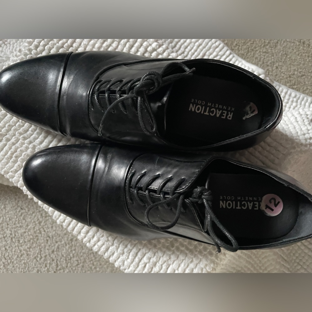 Black Kenneth Cole dress shoes